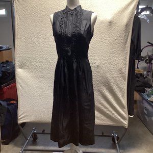 Banana Republic size 6 gray pin-stripes black dress